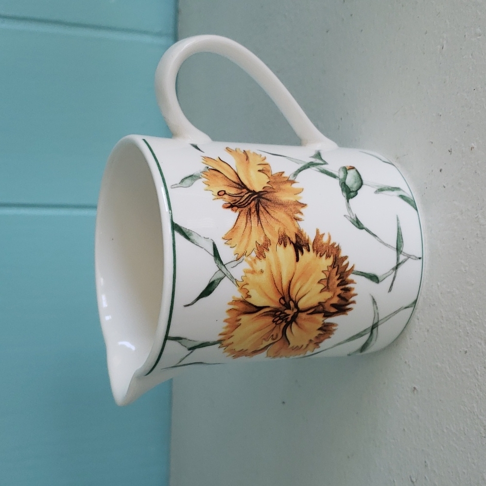 RetroneU Rhapsody Creamer